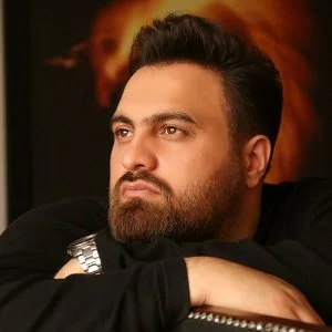 حسین پیرحیاتی مدرس آواز پاپ و سنتی در آموزشگاه موسیقی اورنگ